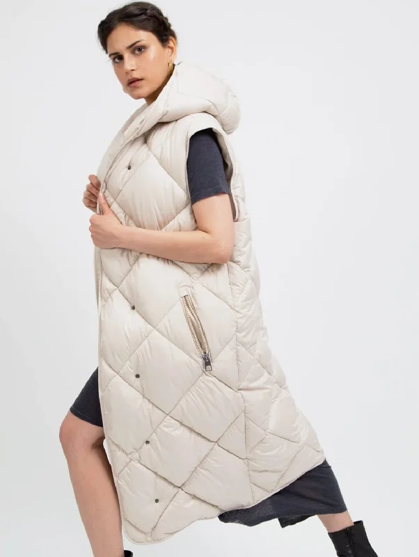 Penzance Recycled Long Sleeveless Puffer Jacket | Beige